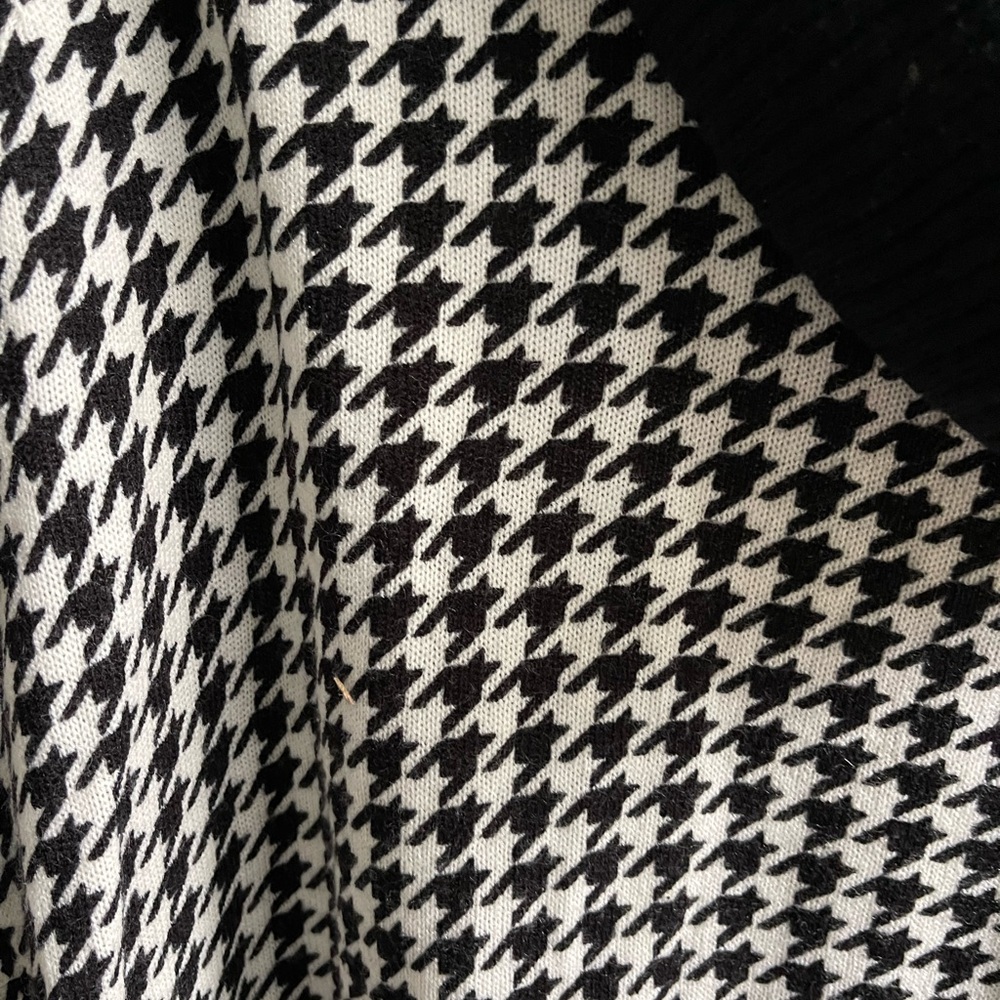 Oversized Houndstooth Sweater United States Sweaters, Large - Picture 6 of 6